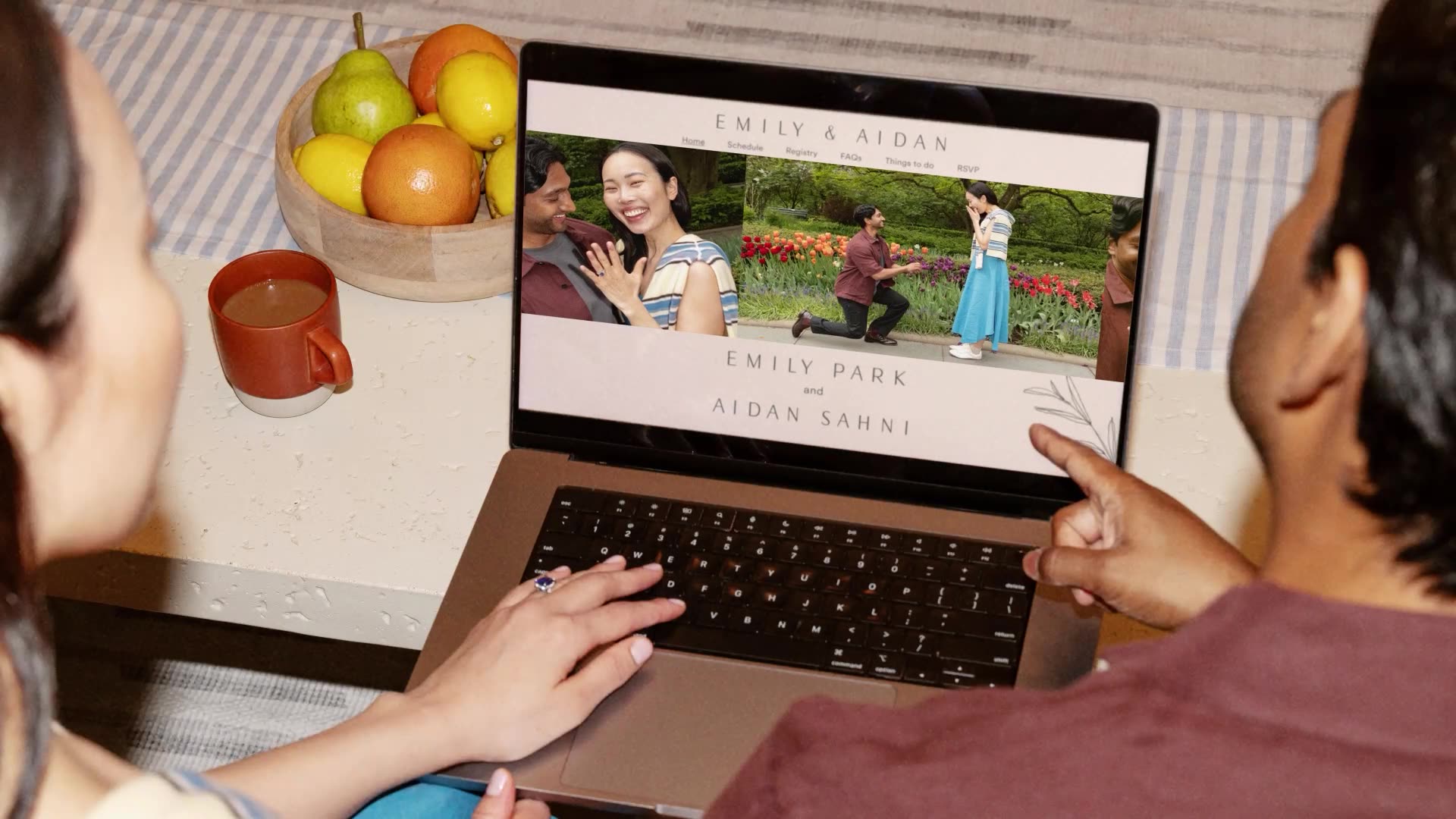 Sue midy wedding website photo carousel